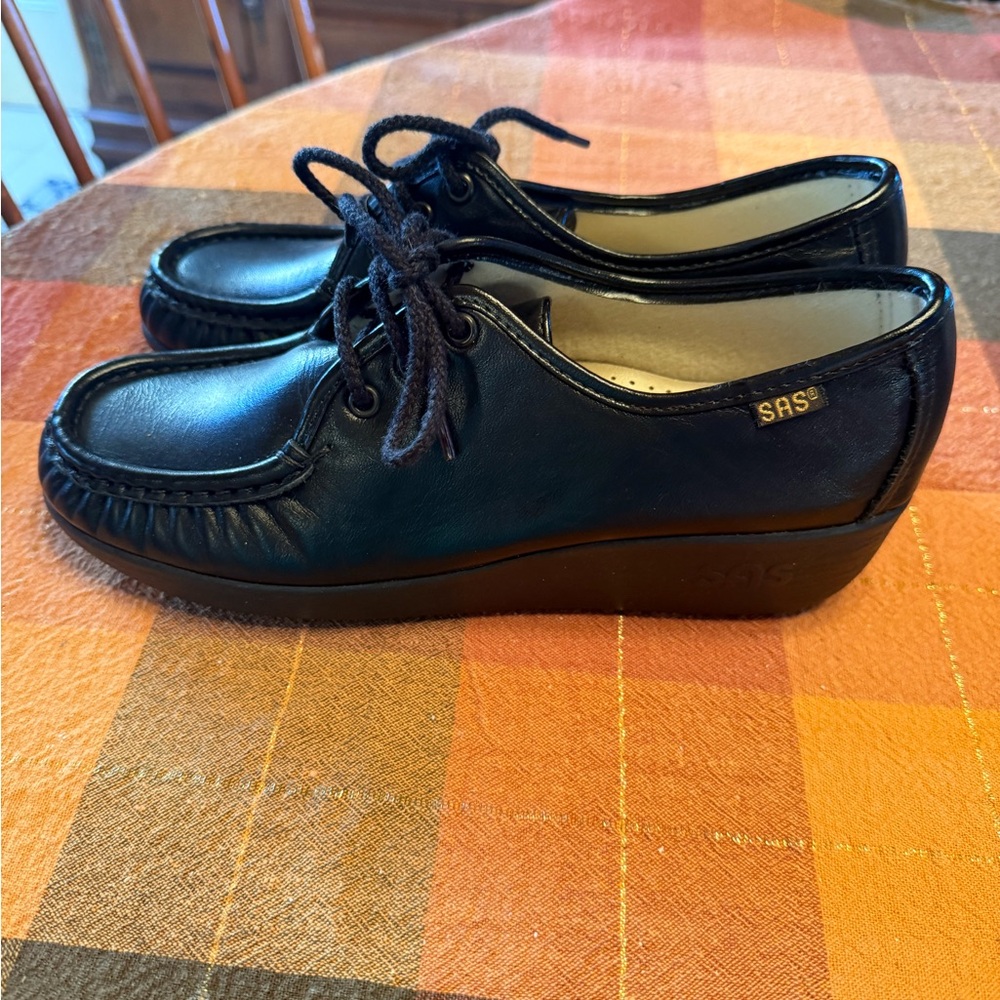 NWOT SAS Siesta Black Leather Granny Core Loafers Size 7.5